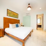 2 Bedroom Condo With Pool In The Center Of Playa Del Carmen - Anah Playa